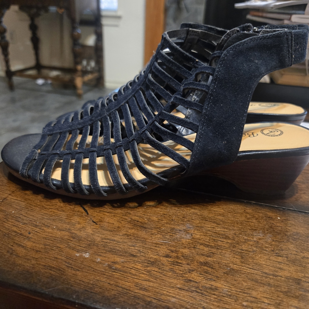 Bella Vita Navy Strappy Sandals